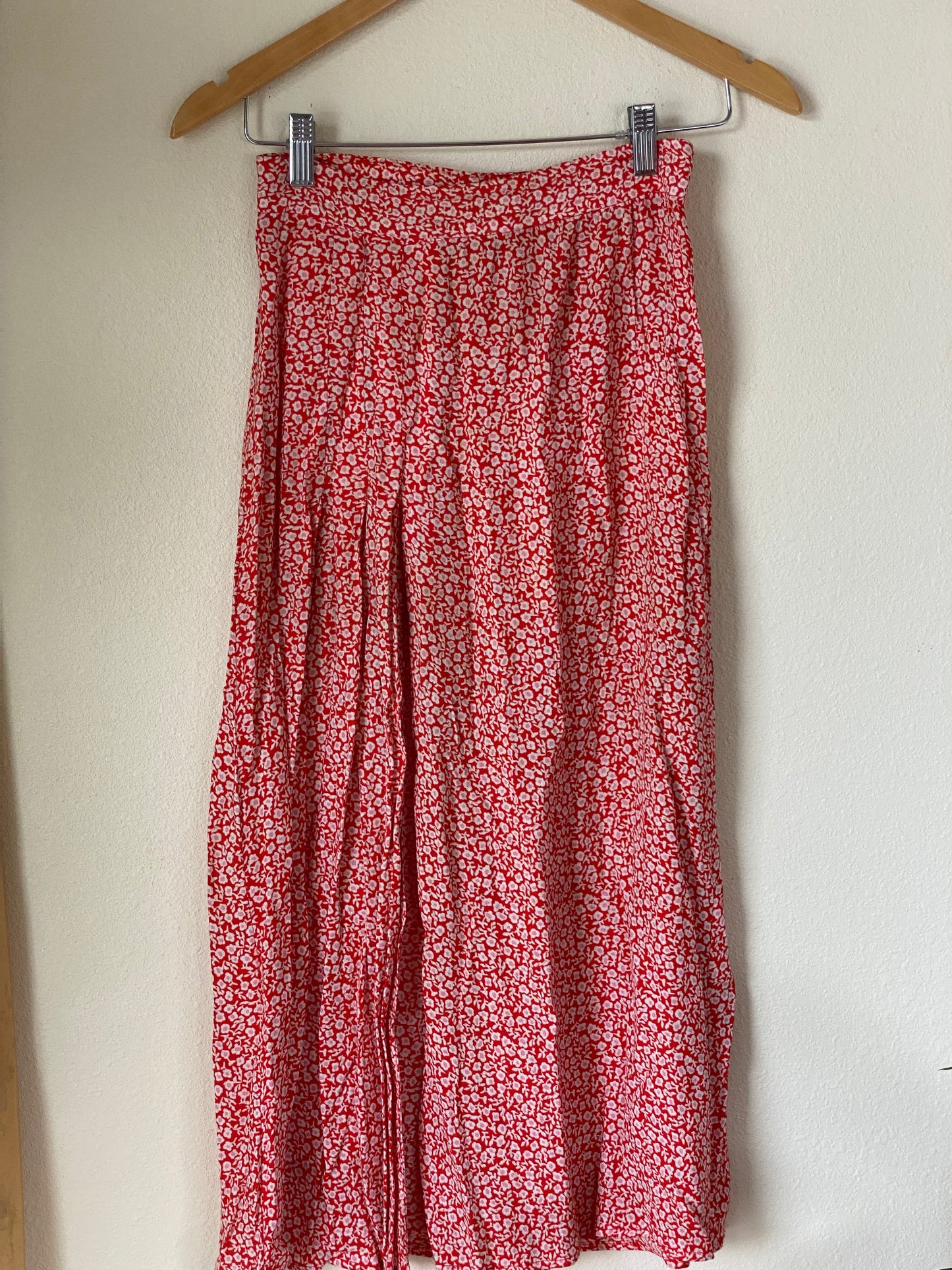 Red Floral H&M Slit Skirt XSMALL